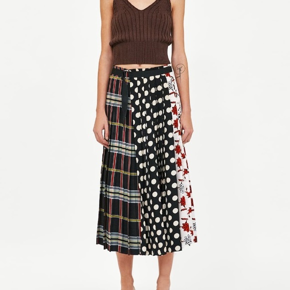 Zara patchwork print pleated skirt - Picture 2 of 4
